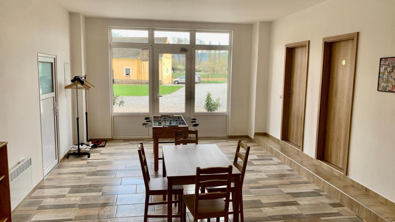 Apartmány Statek Bezdědice Hostomice Exterior foto